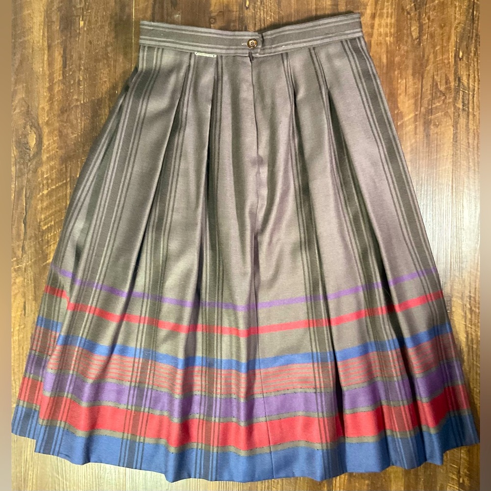 Vtg Geiger Austria A-Line 100% Wool Gray Midi Skirt, Lined Sz 28 US 8